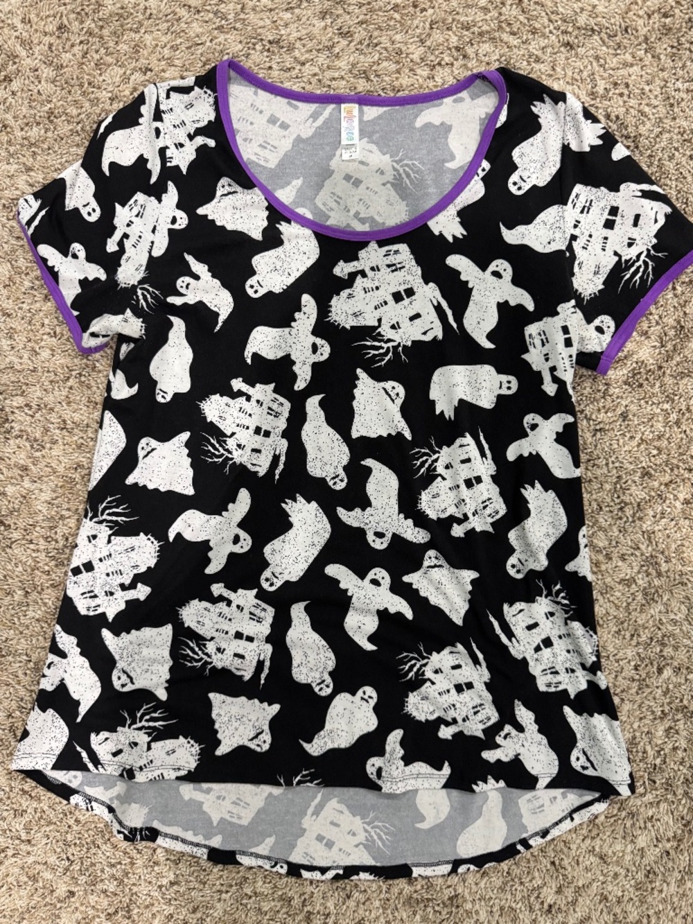 LuLaRoe short sleeve shirt Halloween print in white/black/purple size medium